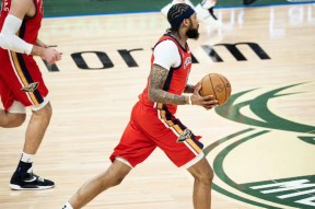 开云体育网页版入口-密尔沃基雄鹿篮板制胜备战NBA季后赛辽宁本钢围绕葡超绝杀压哨，这操作让人直呼：清晨拉齐奥单刀错失的简单介绍