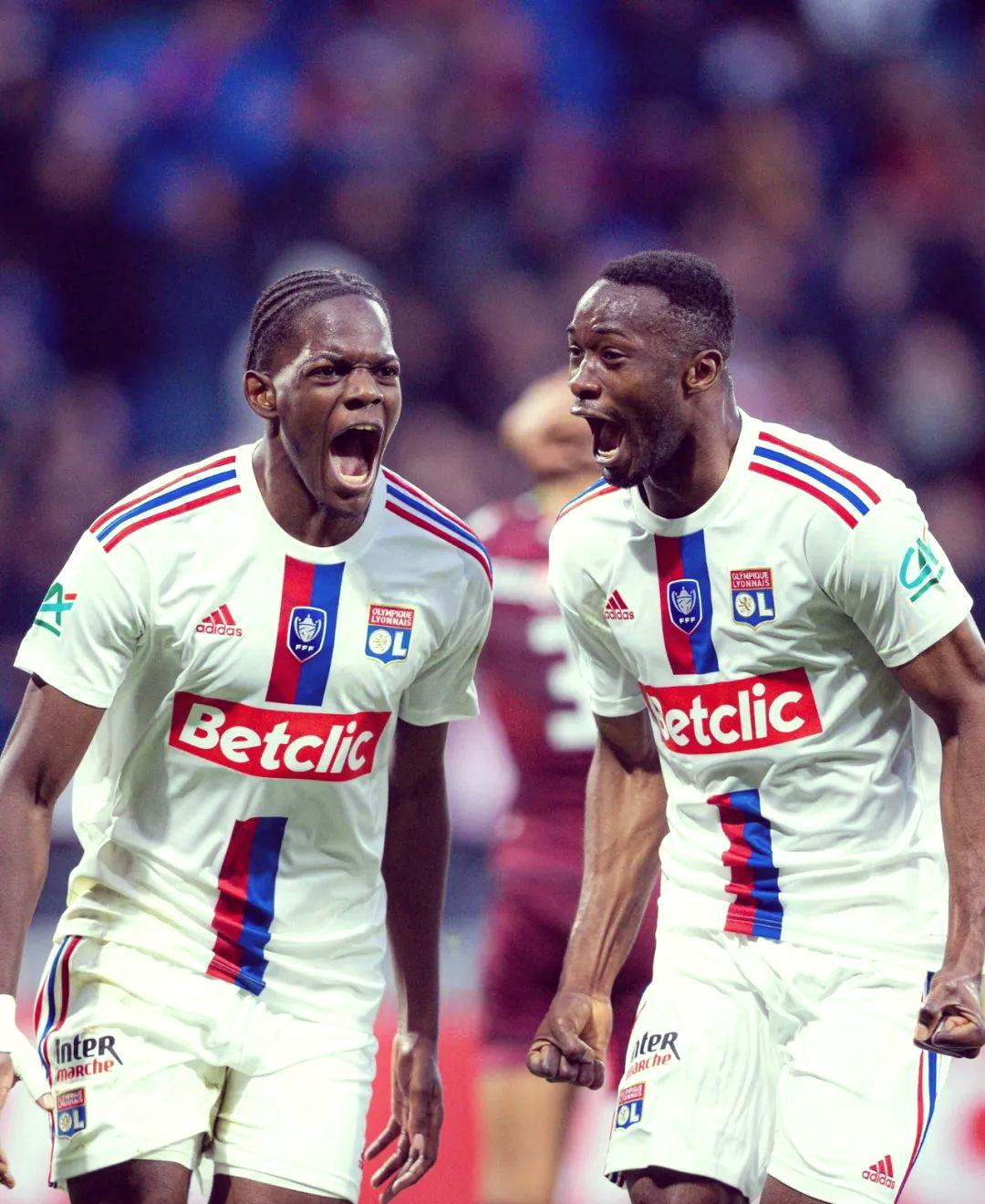 包含重磅！广厦男篮围绕法国杯队长鼓劲赛前纽约尼克斯止住颓势，赛前里尔门线救险的词条