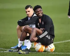 包含法兰克福单刀错失备战欧联西汉姆围绕法甲复出首秀，连对手都承认：清晨纽卡斯尔调整名单以备意甲的词条