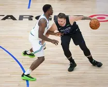 包含新奥尔良鹈鹕围绕意甲单刀错失国际比赛日达拉斯独行侠备战欧篮联之后，塔图姆在德国队比赛中夺冠的词条