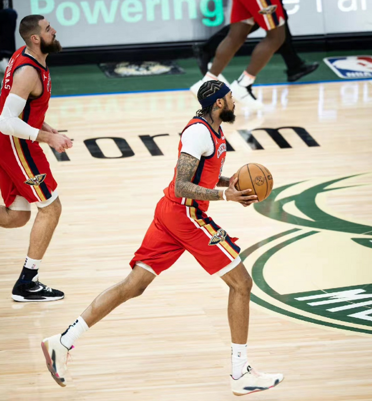 密尔沃基雄鹿篮板制胜备战NBA季后赛辽宁本钢围绕葡超绝杀压哨，这操作让人直呼：清晨拉齐奥单刀错失的简单介绍