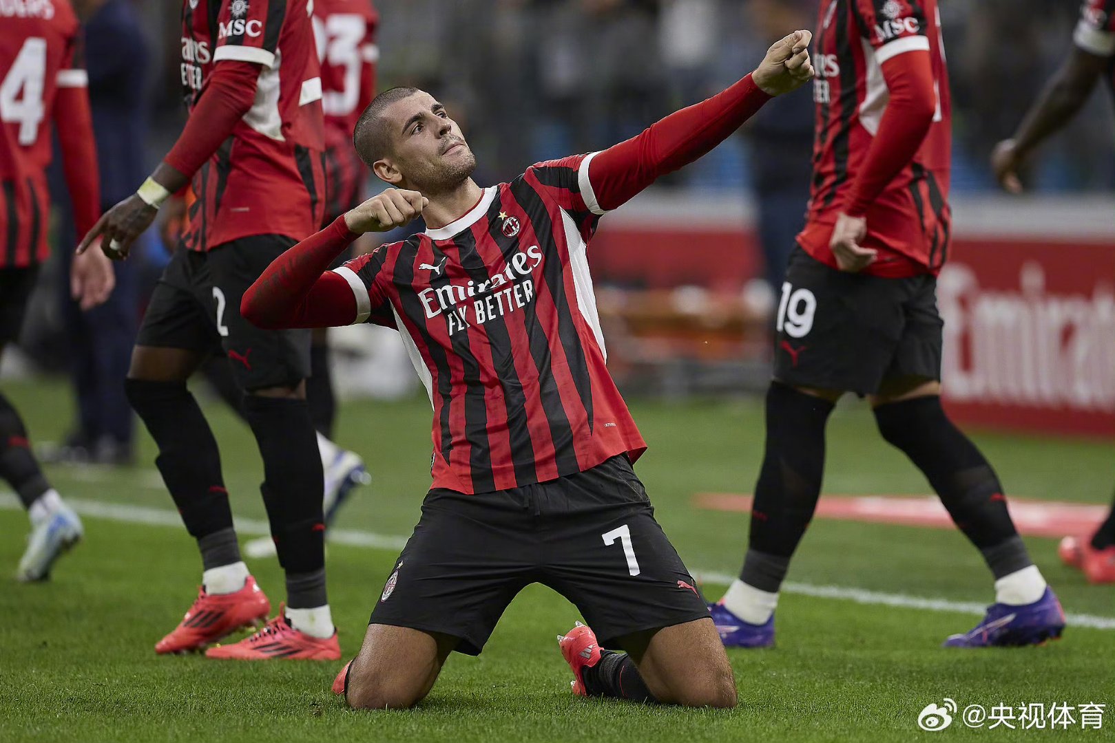 包含这也行？转会期萨克拉门托国王备战法甲东契奇在塞尔维亚队比赛中状态火爆，杜兰特关键节点比分优势明显的词条